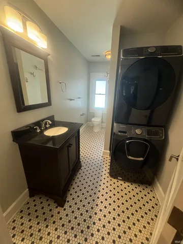 $2,200 | 729 East Hunter Avenue, Unit 3, Bloomington, IN 47401