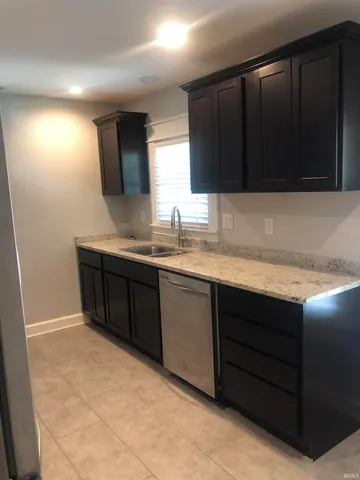 $2,200 | 729 East Hunter Avenue, Unit 3, Bloomington, IN 47401