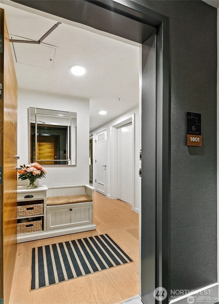 800 Columbia Street, Unit 1801 Seattle, WA 98104 - Photo 19 of 40