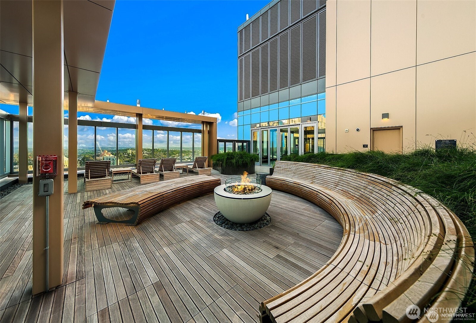 800 Columbia Street, Unit 1801 Seattle, WA 98104 - Photo 25 of 40