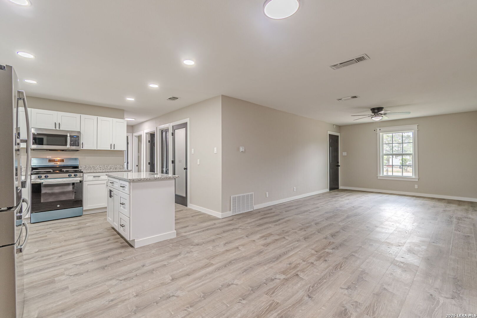 1315 Olive Street Jourdanton, TX 78026 - Photo 4 of 19