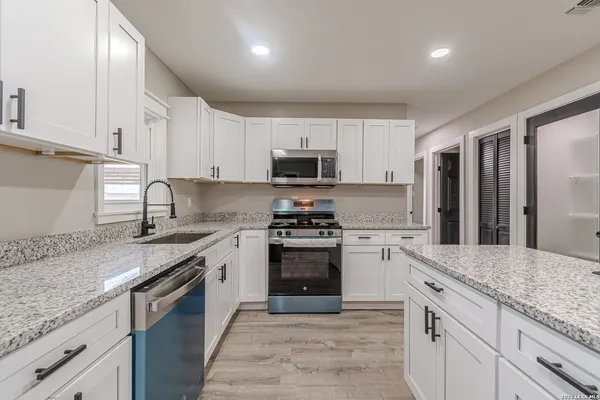 $264,900 | 1315 Olive Street, Jourdanton, TX 78026