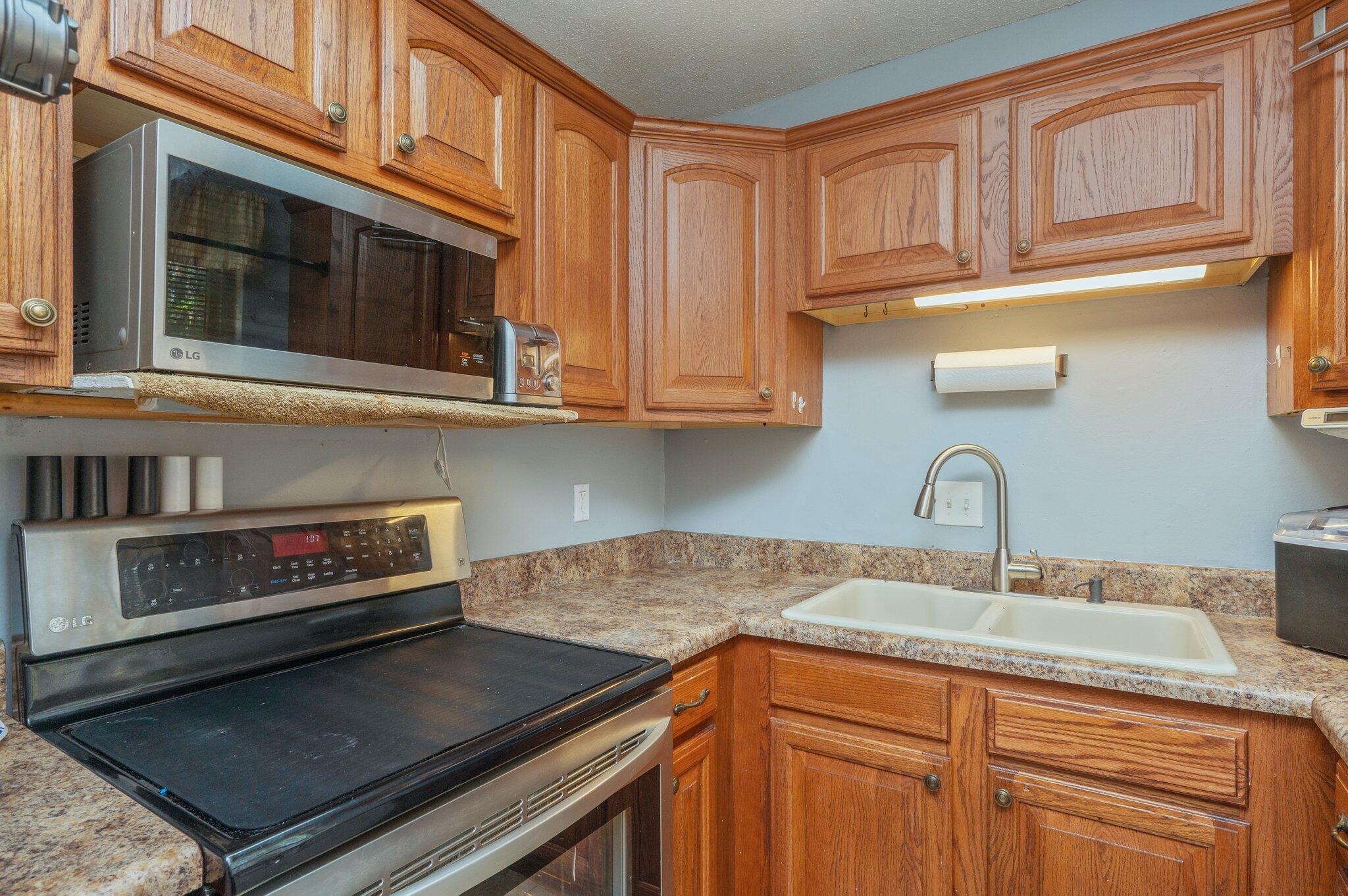 4 7th Street Shalimar, FL 32579 - Photo 8 of 22 8-web-or-mls-4-7th-st