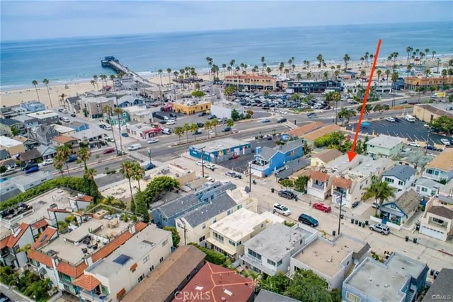 $3,700 | 215 20th Street, Unit LOWR, Newport Beach, CA 92663