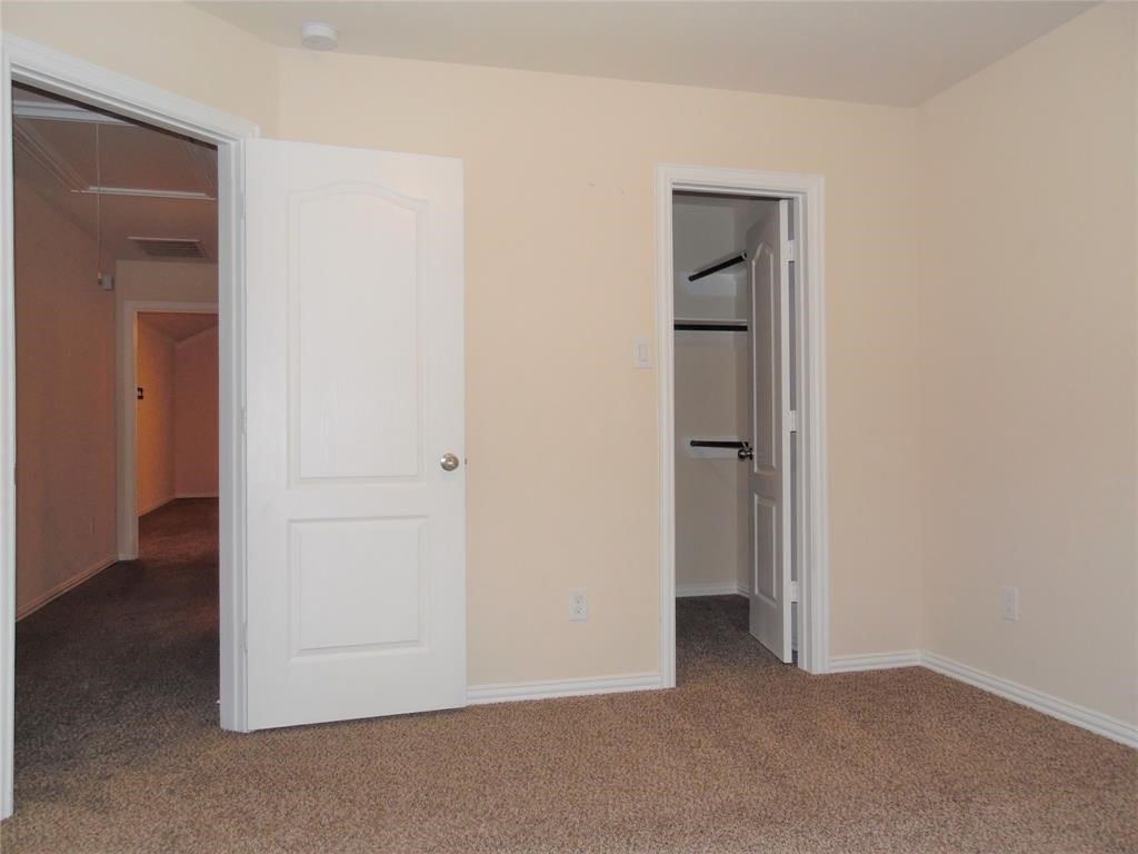 5106 Gable Lane Houston, TX 77066 - Photo 27 of 39 a view of an empty room and closet