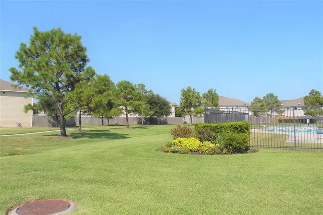 $1,900 | 5106 Gable Lane, Houston, TX 77066