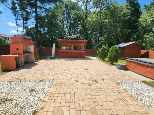 $419,900 | 3108 Leicester Drive, Matthews, NC 28104