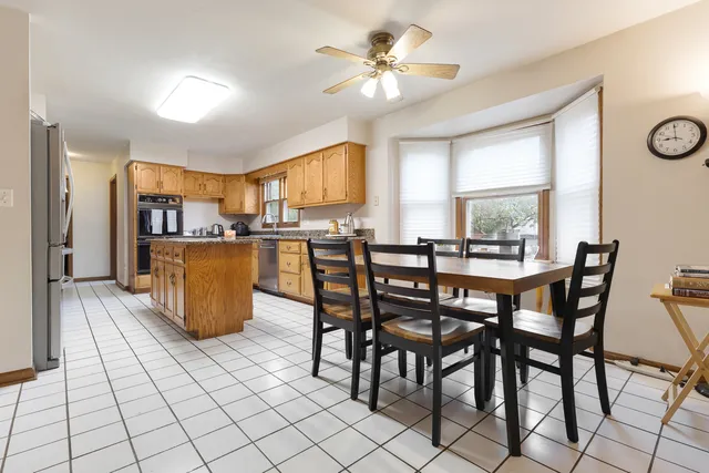 $649,000 | 1525 Sandburg Drive, Schaumburg, IL 60173