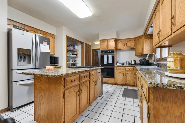 $649,000 | 1525 Sandburg Drive, Schaumburg, IL 60173