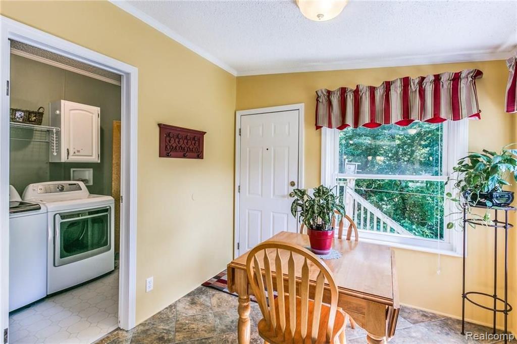 6609 State Road Fort Gratiot, MI 48059 - Photo 13 of 33