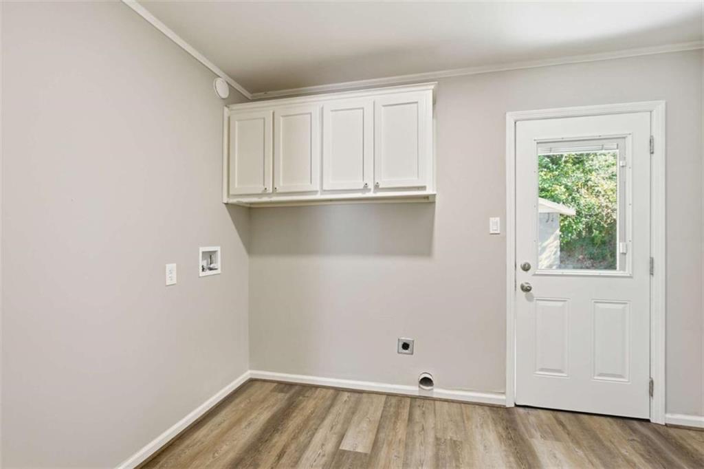 229 Hilltop Lane Toccoa, GA 30577 - Photo 17 of 30 a view of room with hardwood