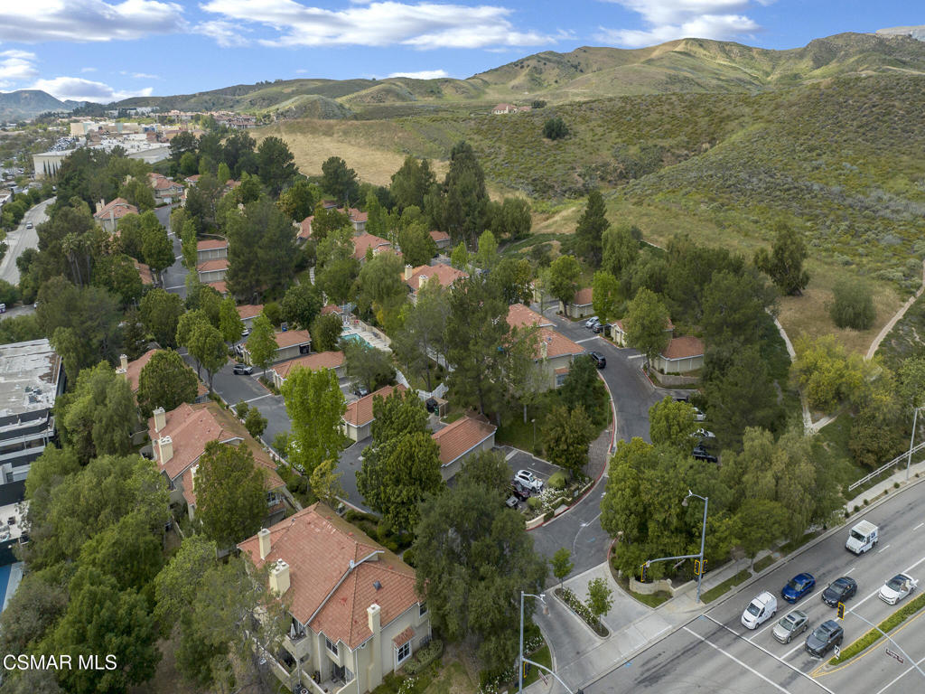2731 Erringer Road, Unit 28 Simi Valley, CA 93065 - Photo 2 of 30 Gallery Image 2