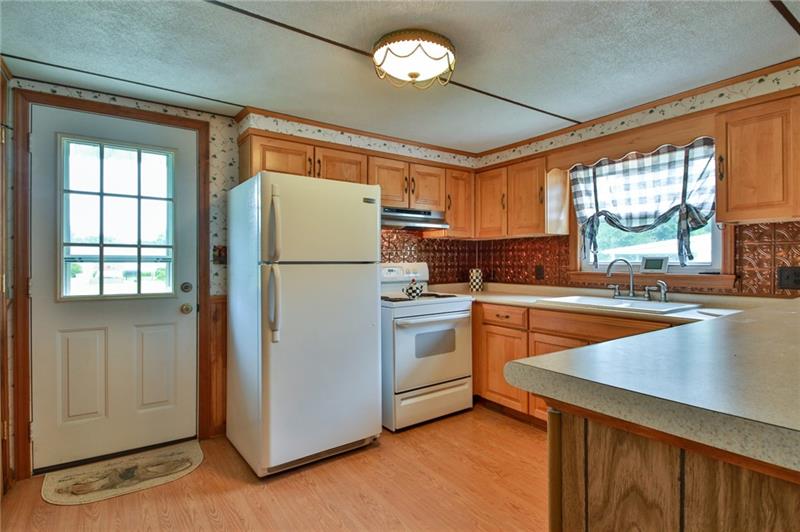 484 Mapletown Road Garards Fort, PA 15334 - Photo 12 of 24 Gallery Image 12
