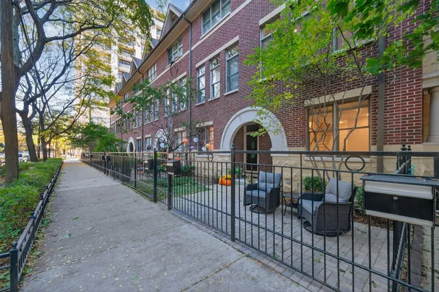 $760,000 | 232 East Cullerton Street, Chicago, IL 60616