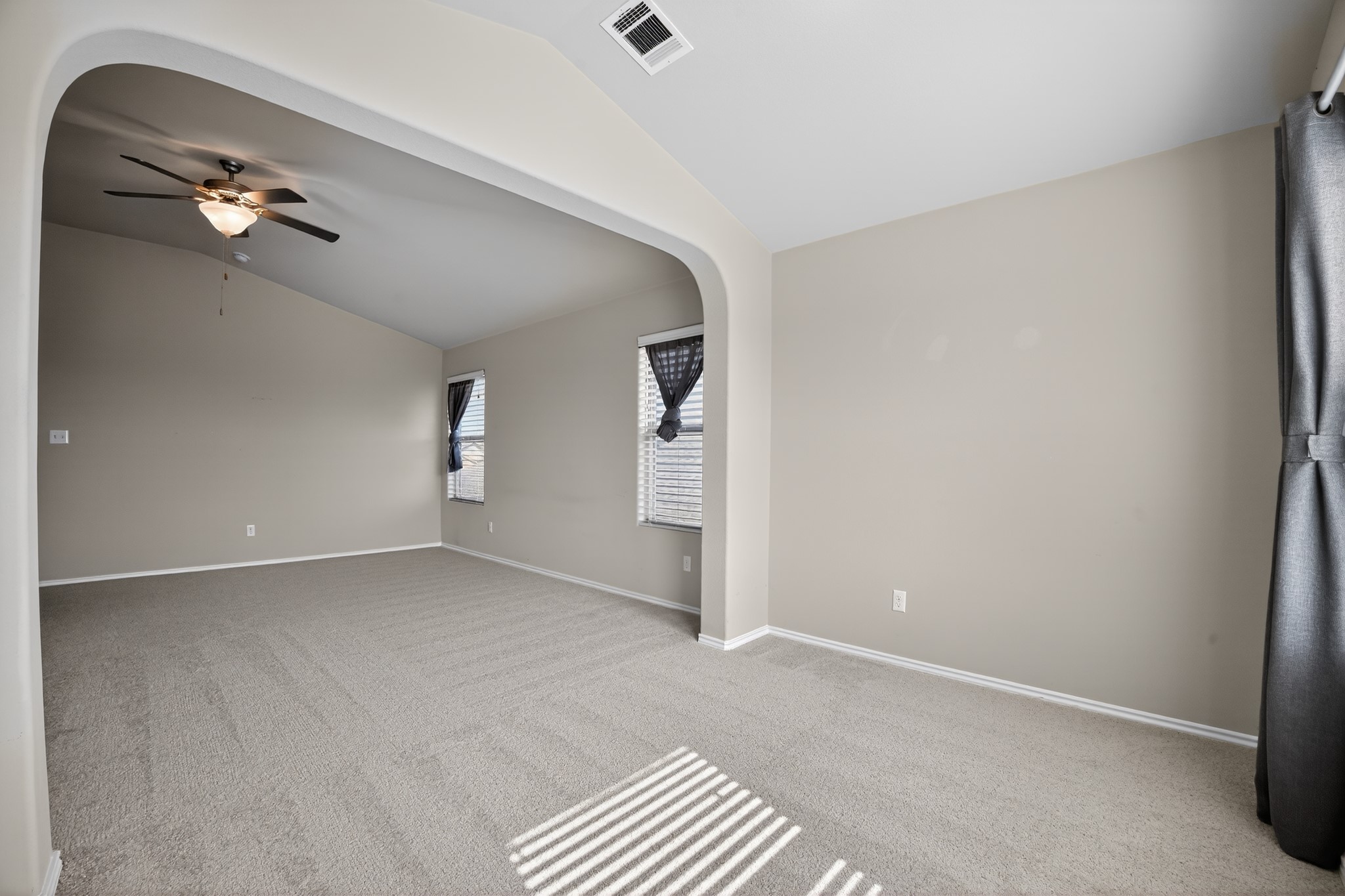 16816 Ruggio Road Pflugerville, TX 78660 - Photo 14 of 30 Large sitting/exercise area in primary bedroom