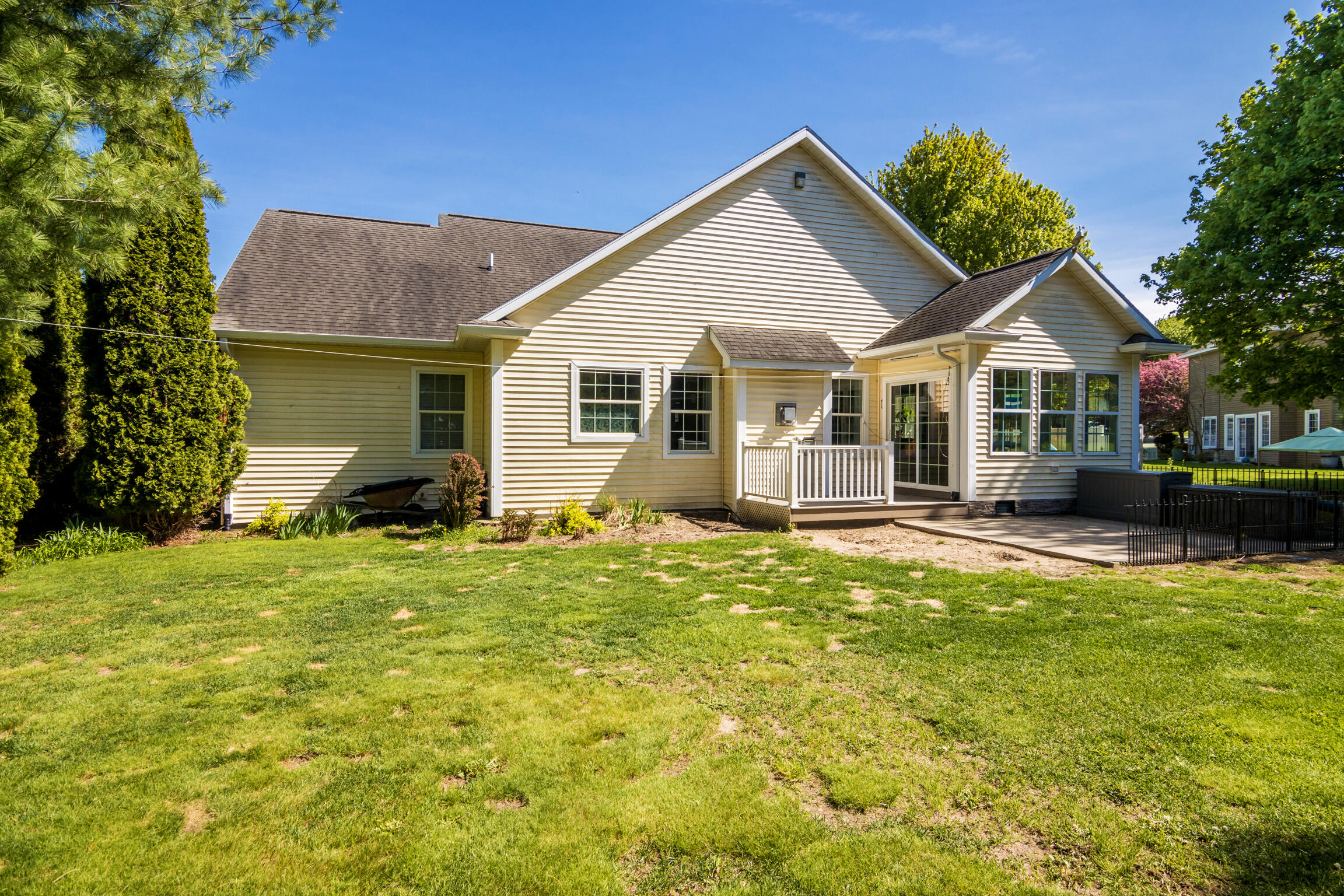 3846 Stone Ridge Drive Traverse City, MI 49684 - Photo 50 of 58 55-Scene-55