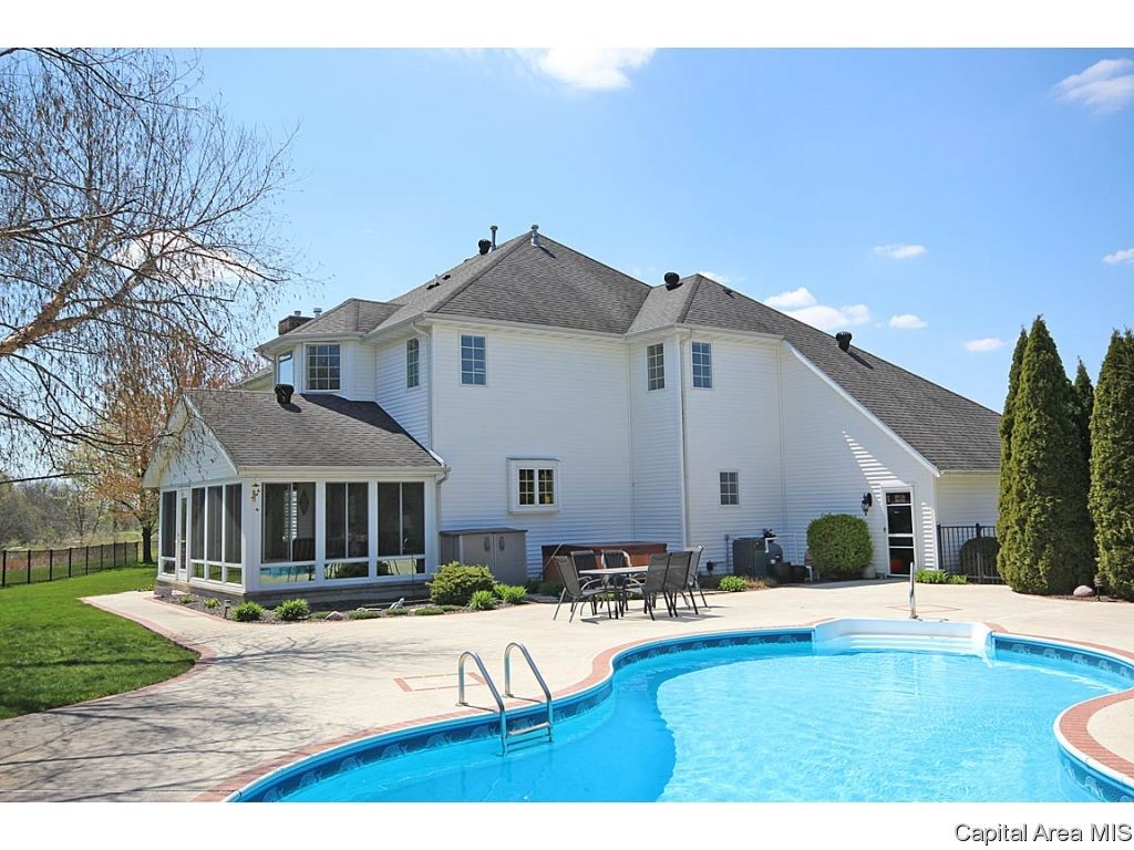 2400 Rosewell Point Springfield, IL 62711 - Photo 4 of 36