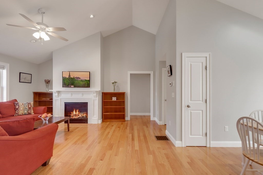 15 Barnstable Road Worcester, MA 01605 - Photo 4 of 31 Gallery Image 4