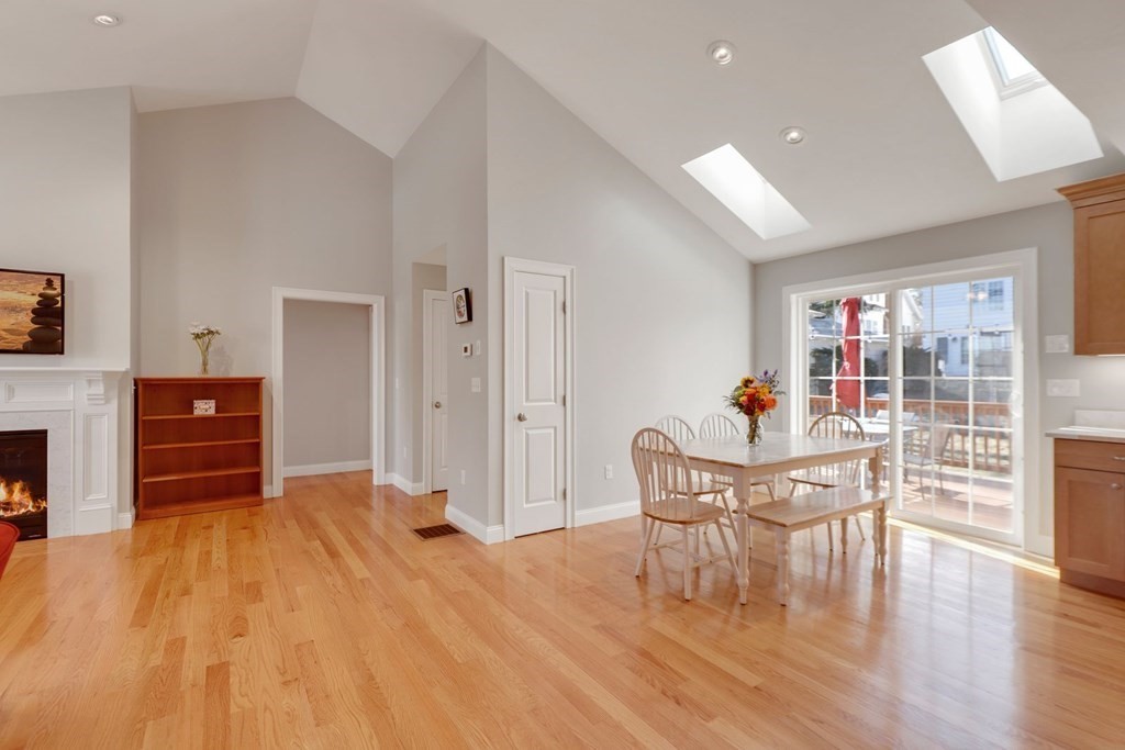 15 Barnstable Road Worcester, MA 01605 - Photo 5 of 31 Gallery Image 5