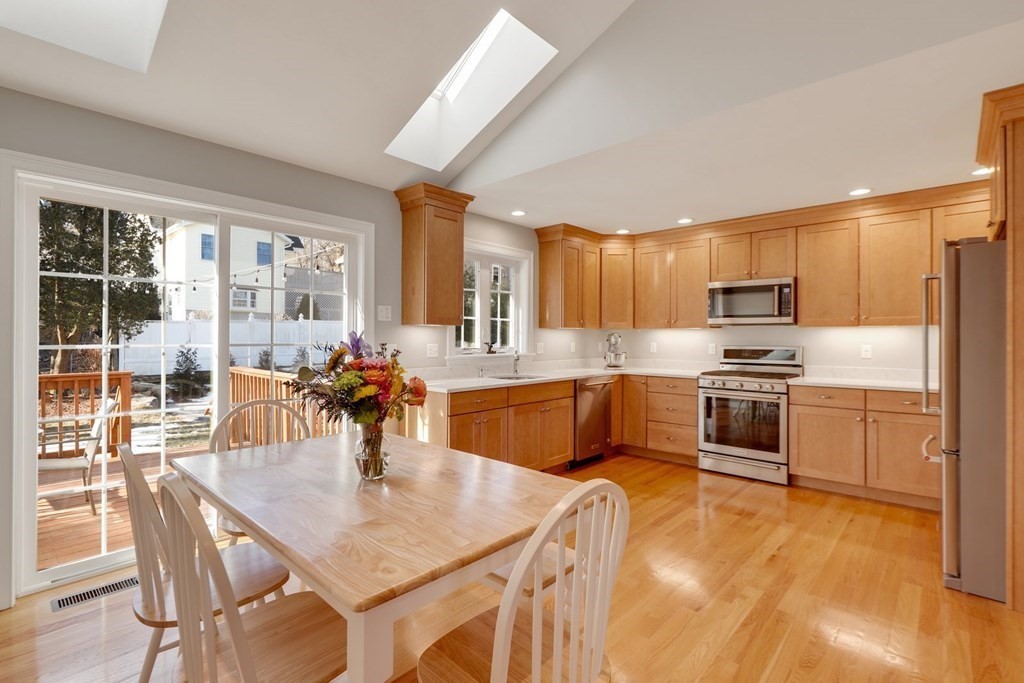 15 Barnstable Road Worcester, MA 01605 - Photo 6 of 31 Gallery Image 6