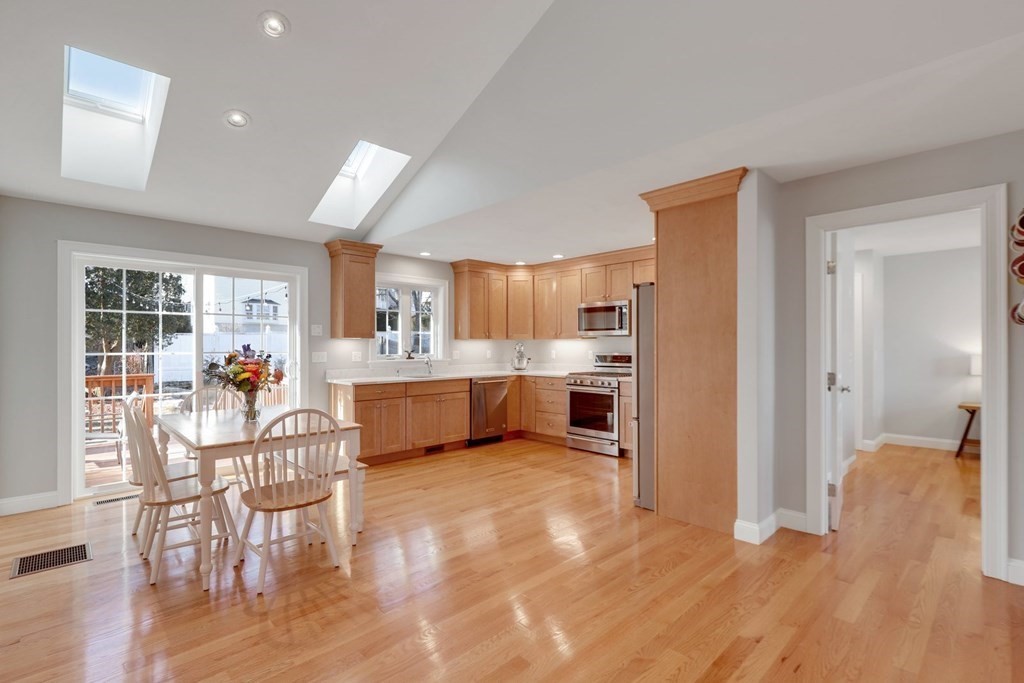 15 Barnstable Road Worcester, MA 01605 - Photo 9 of 31 Gallery Image 9