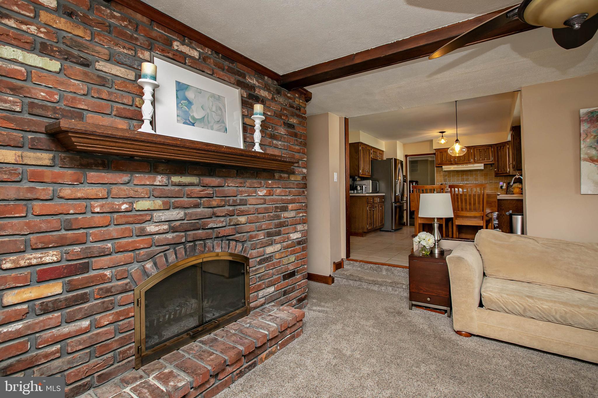 1634 Pin Oak Road Williamstown, NJ 08094 - Photo 15 of 34 Family room