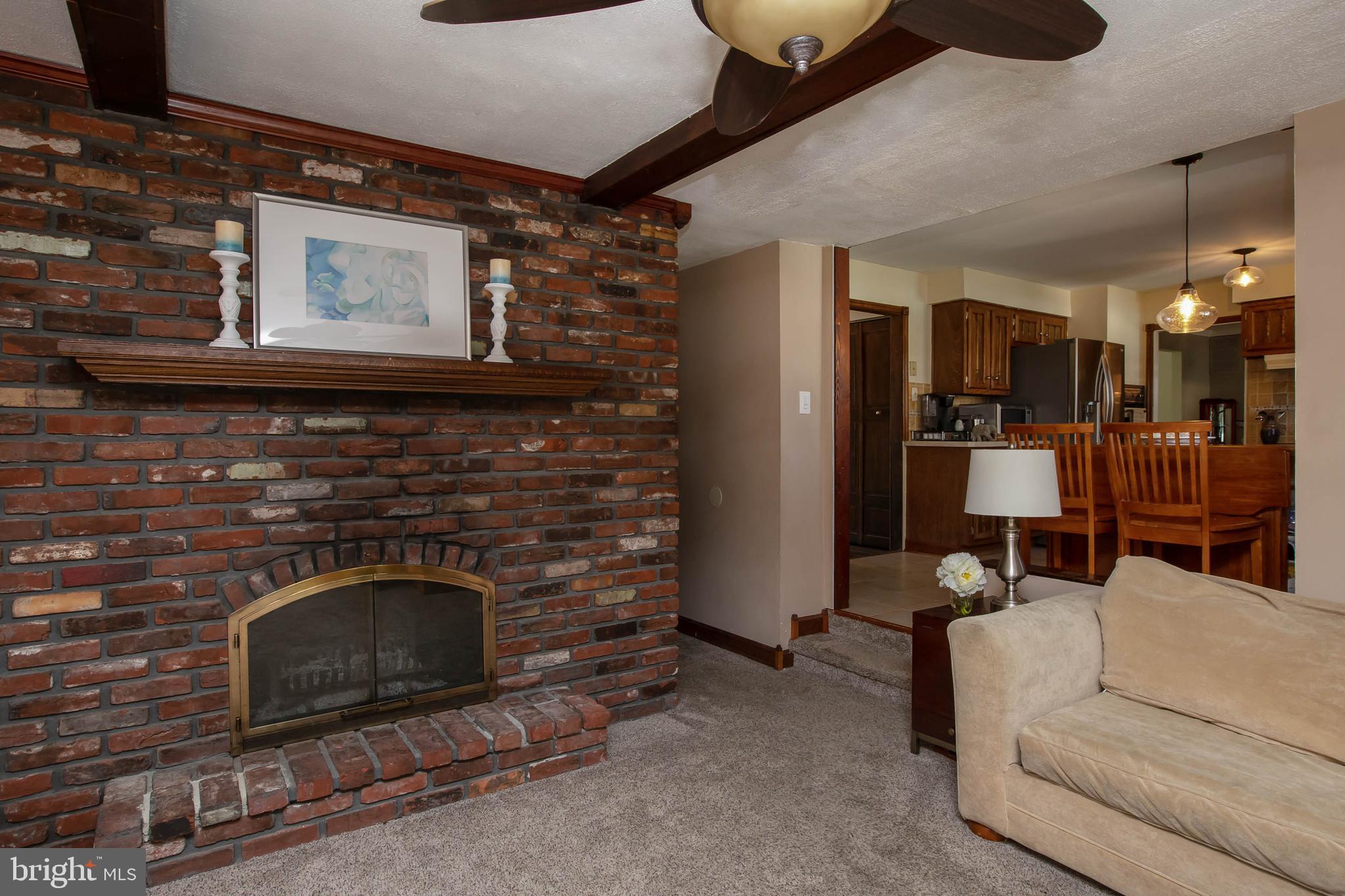 1634 Pin Oak Road Williamstown, NJ 08094 - Photo 16 of 34 Family room