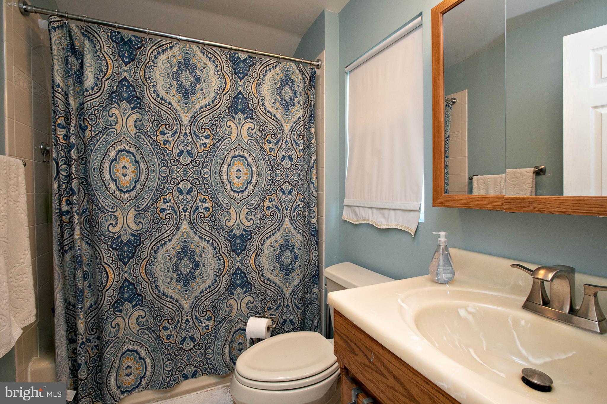 1634 Pin Oak Road Williamstown, NJ 08094 - Photo 23 of 34 Upper full bathroom