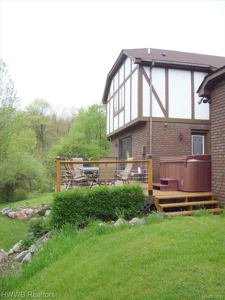 9945 Gibbs Road Clarkston, MI 48348 - Photo 18 of 20 deck