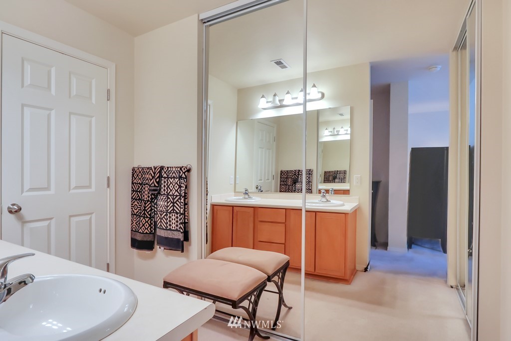 4751 Shattuck Avenue South, Unit A102 Renton, WA 98055 - Photo 9 of 18