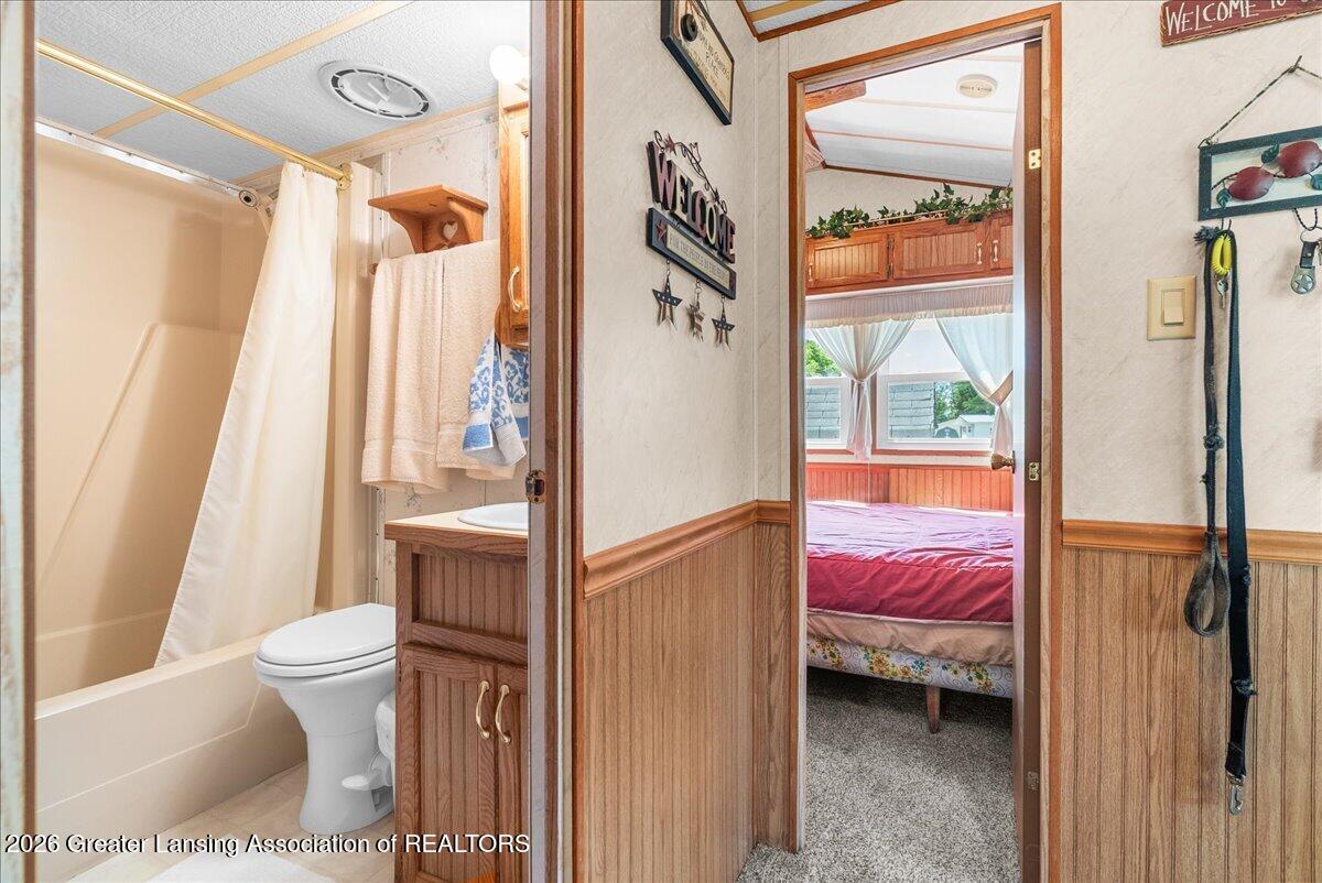 10001 Goodall Road, Unit 414 Durand, MI 48429 - Photo 17 of 42 33-Media Jett -29