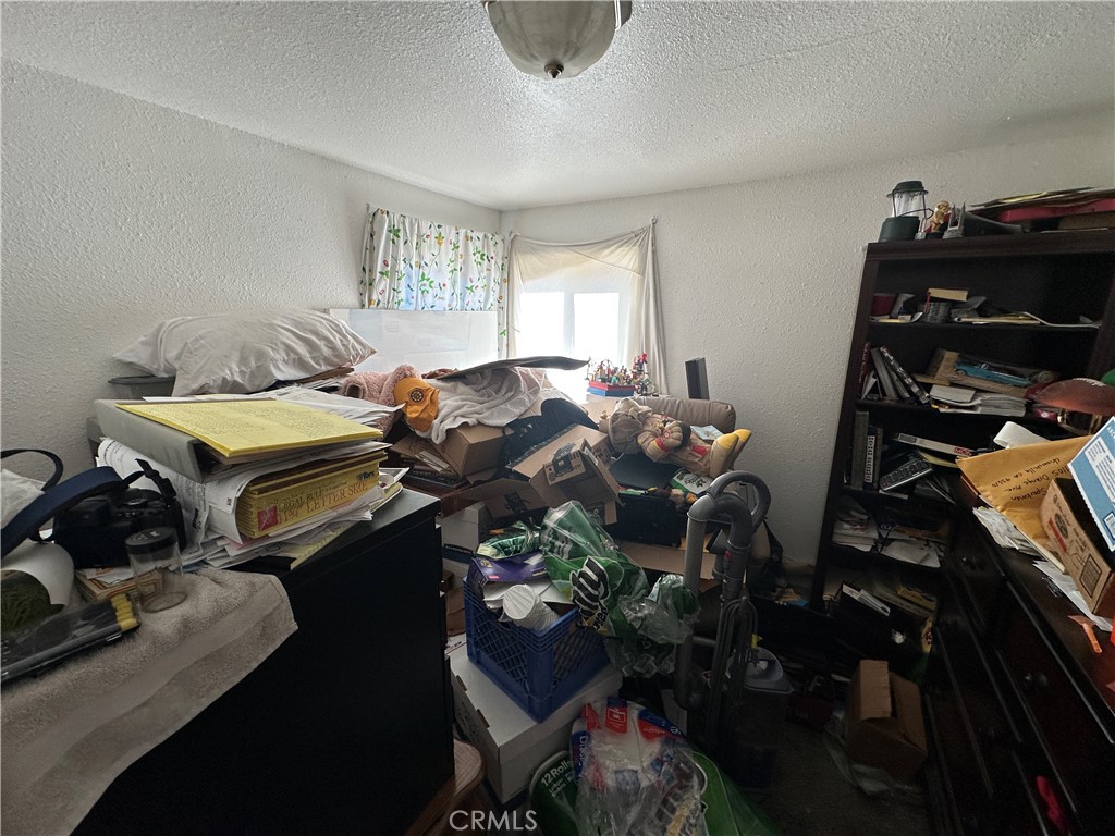 1105 Orange Avenue Chowchilla, CA 93610 - Photo 17 of 41 Small room could be a small bedroom or office