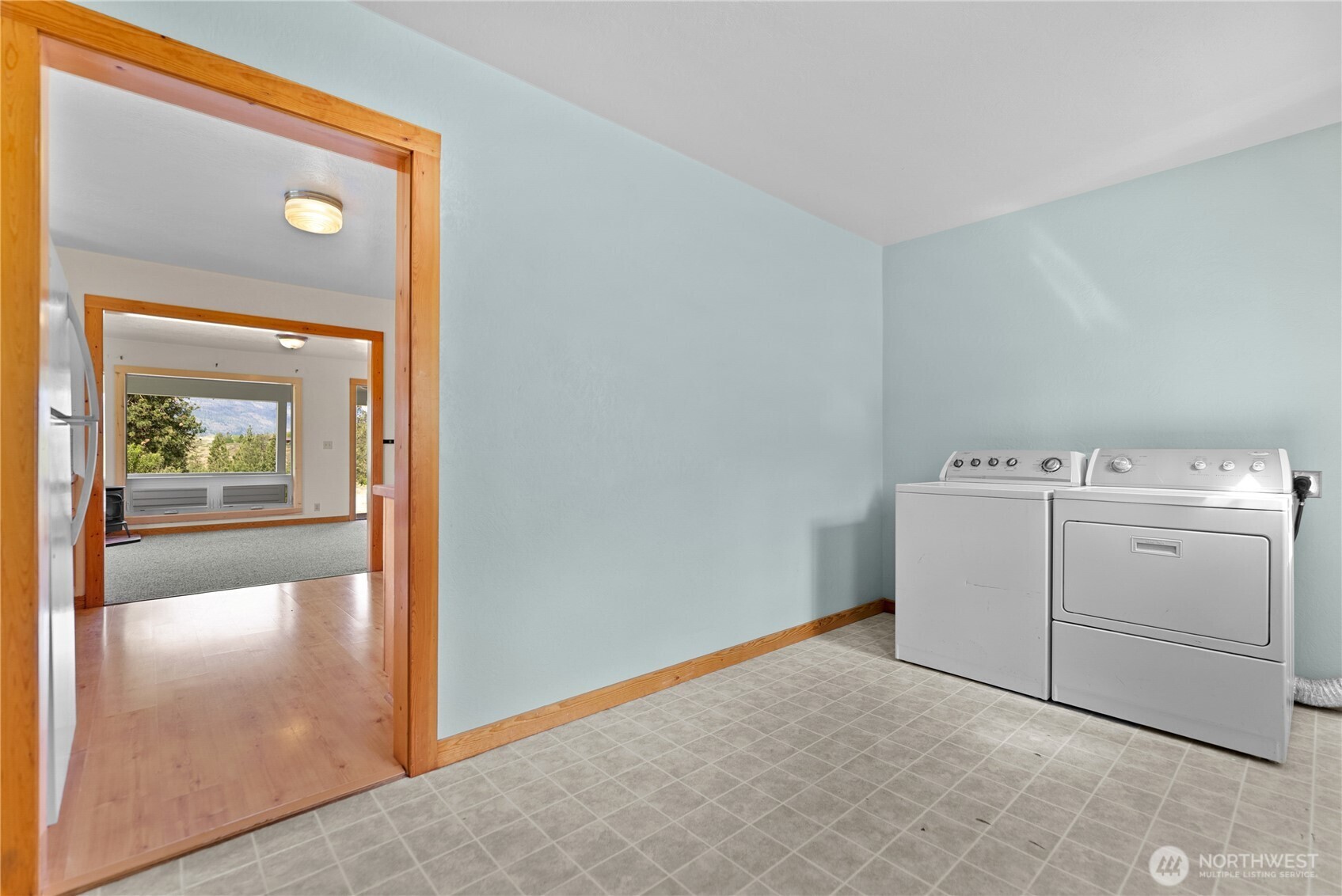 511 Bluff Street Winthrop, WA 98862 - Photo 12 of 38 a utility room with dryer and washer
