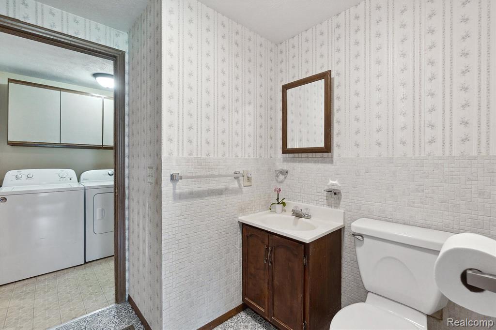 26727 North Dixboro Road South Lyon, MI 48178 - Photo 18 of 57 Gallery Image 18