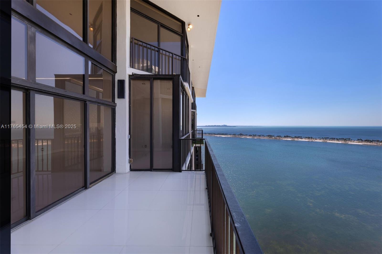 1925 Brickell Avenue, Unit DPH7 Miami, FL 33129 - Photo 20 of 45 a view of a balcony