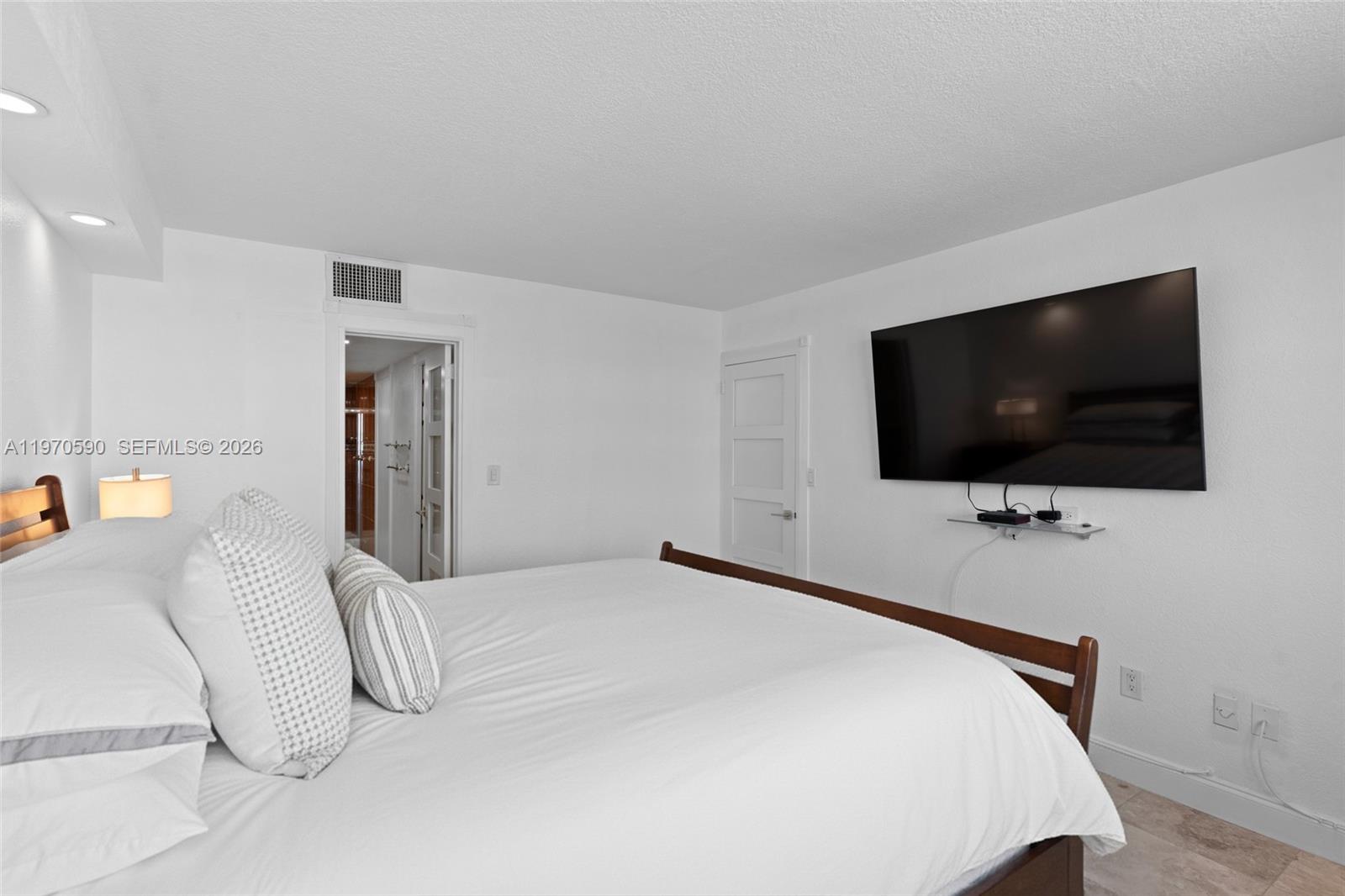 5701 Collins Avenue, Unit 310 Miami Beach, FL 33140 - Photo 17 of 34