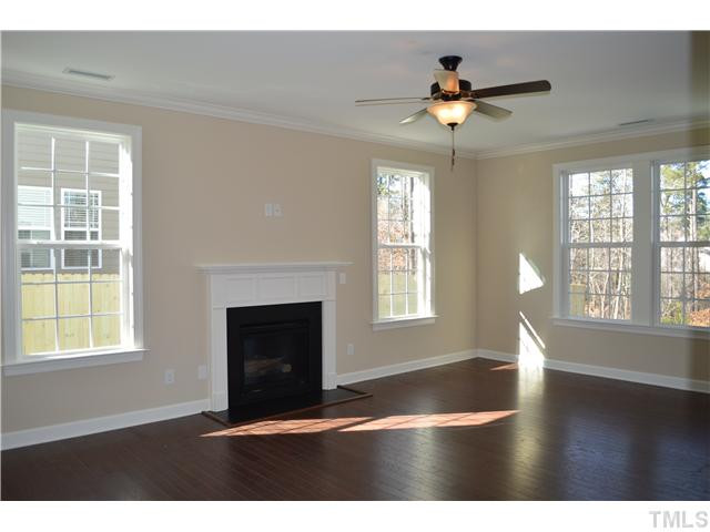 933 Palace Garden Way Raleigh, NC 27603 - Photo 9 of 25 Living Room