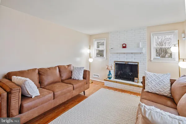 $2,975 | 931 Beaverbank Circle, Towson, MD 21286