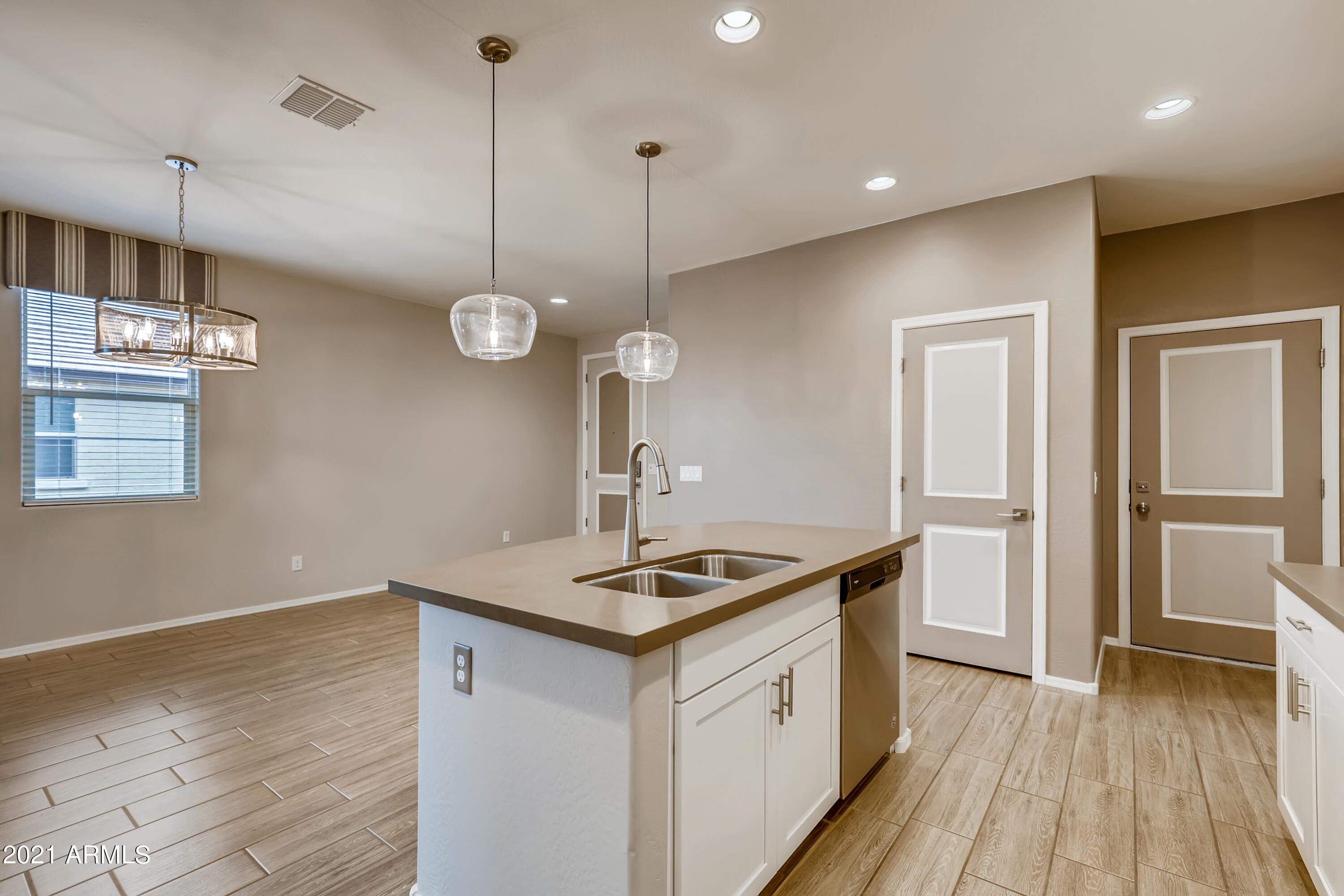 42139 West Cribbage Road Maricopa, AZ 85138 - Photo 12 of 33 11-741831446-19 Kitchen