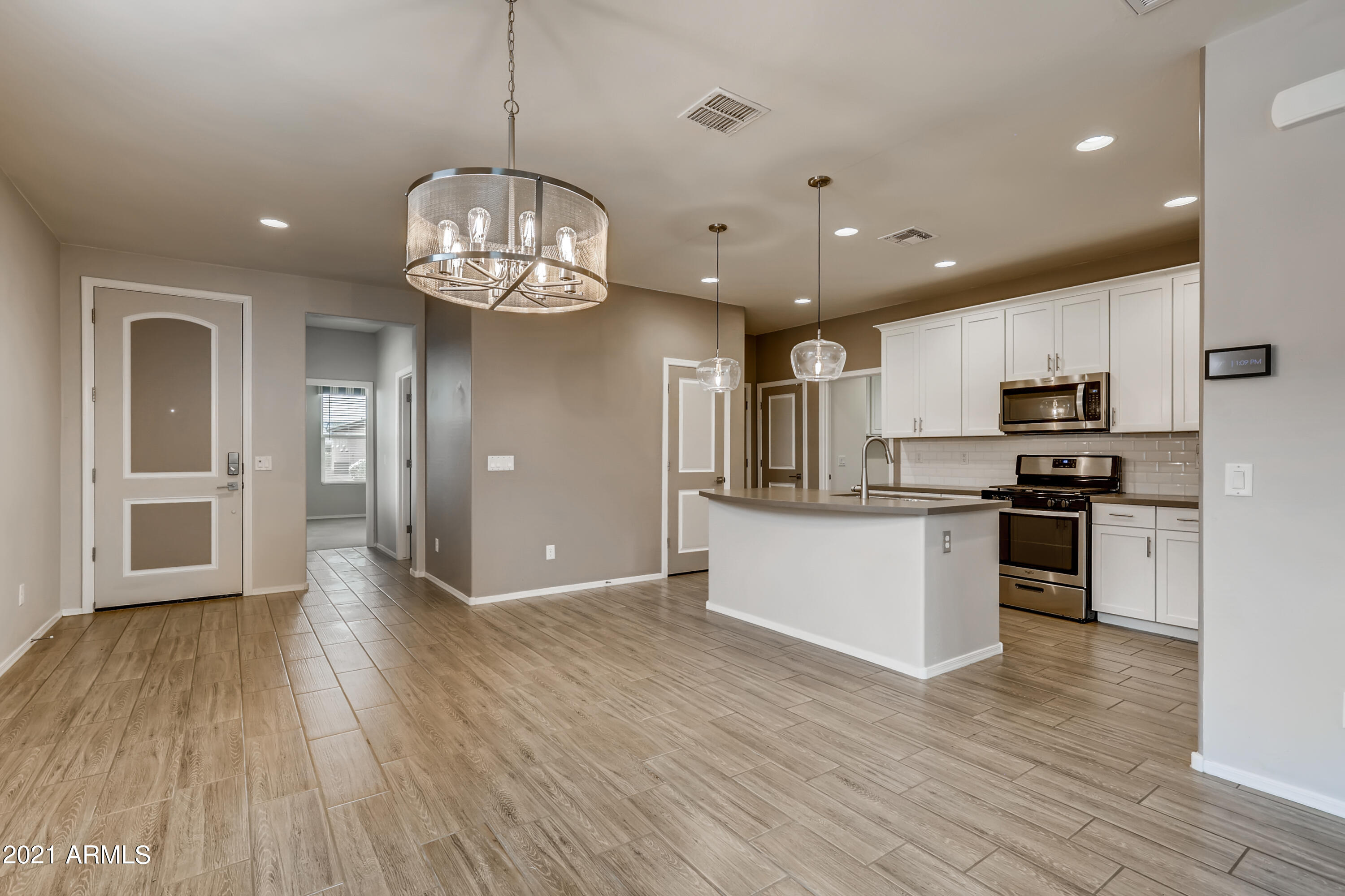 42139 West Cribbage Road Maricopa, AZ 85138 - Photo 14 of 33 13-092904476-22 Kitchen