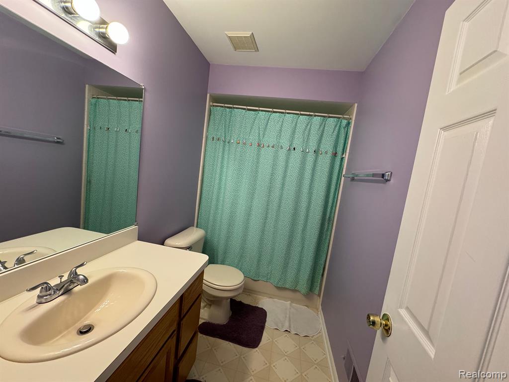 1675 Dunston Road Canton, MI 48188 - Photo 17 of 21