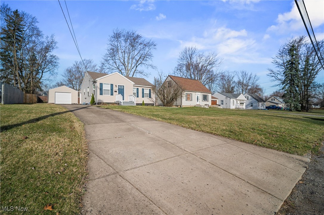 146 Aldrich Road Youngstown, OH 44515 - Photo 3 of 23