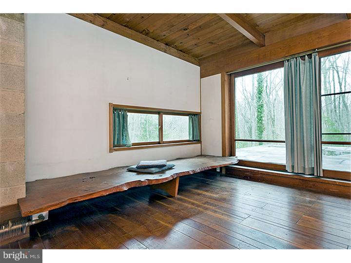 20 Tamara Drive Roosevelt, NJ 08555 - Photo 15 of 23 Master Bedroom