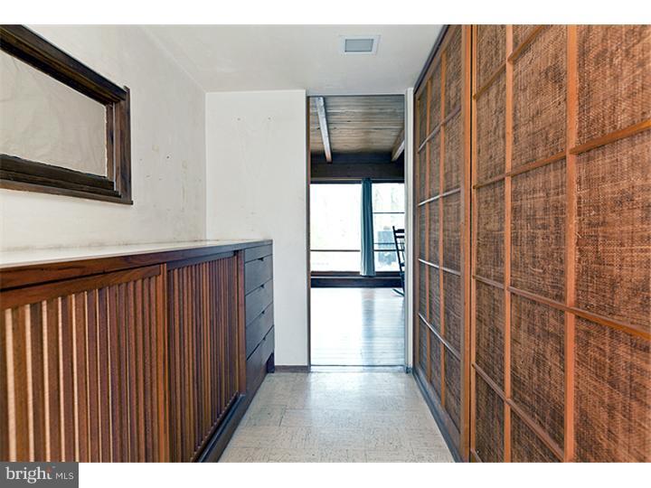 20 Tamara Drive Roosevelt, NJ 08555 - Photo 18 of 23 Walk-in Closet