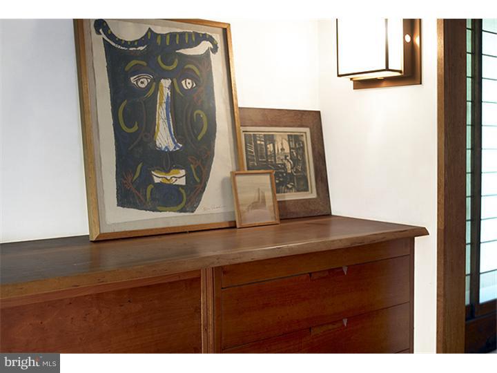 20 Tamara Drive Roosevelt, NJ 08555 - Photo 19 of 23 Walk-in Closet