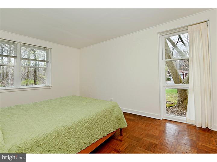 20 Tamara Drive Roosevelt, NJ 08555 - Photo 8 of 23 Bathroom