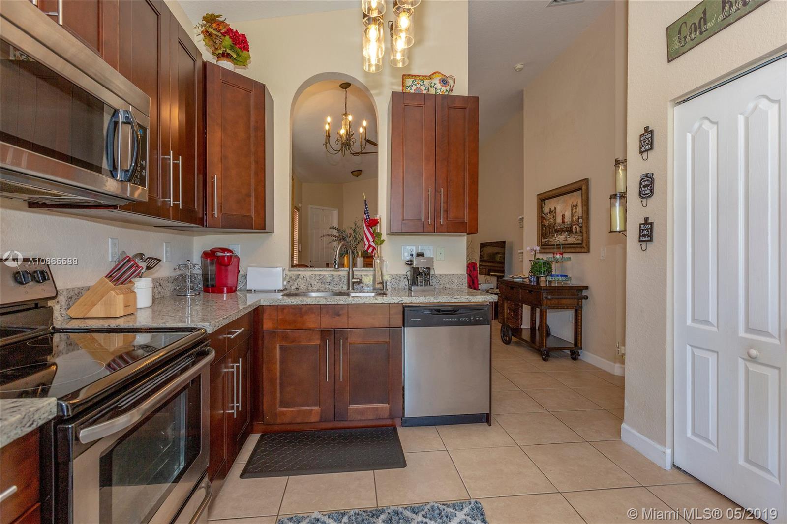 1089 Northeast 40th Road Homestead, FL 33033 - Photo 7 of 11 Gallery Image 7