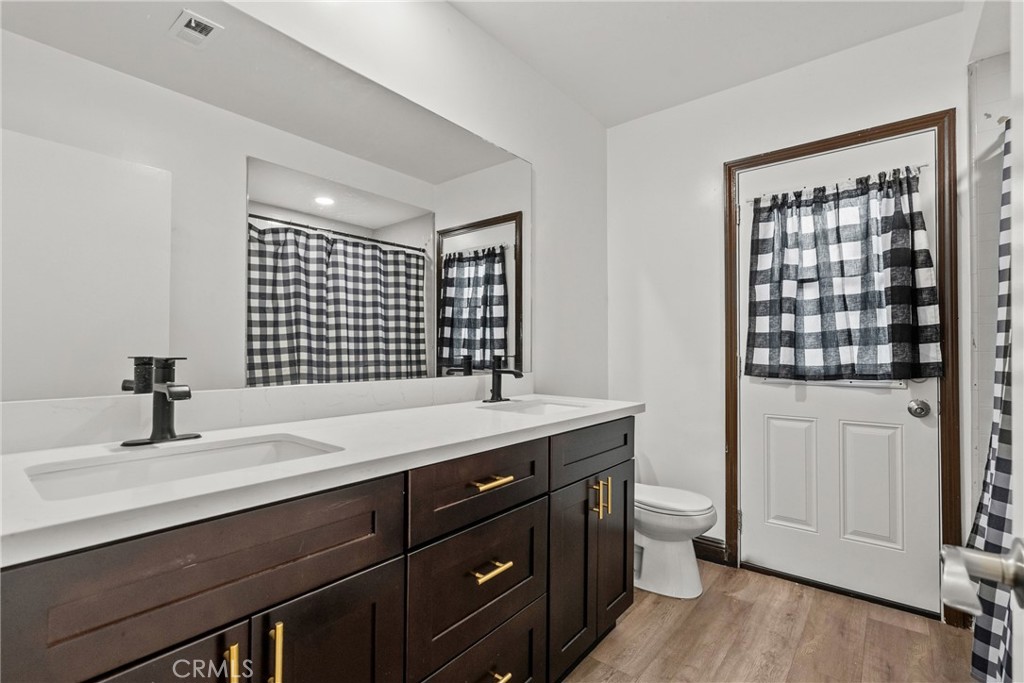 9724 Bothwell Road Northridge, CA 91324 - Photo 22 of 64