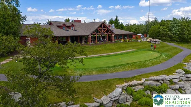 a view of a tennis court