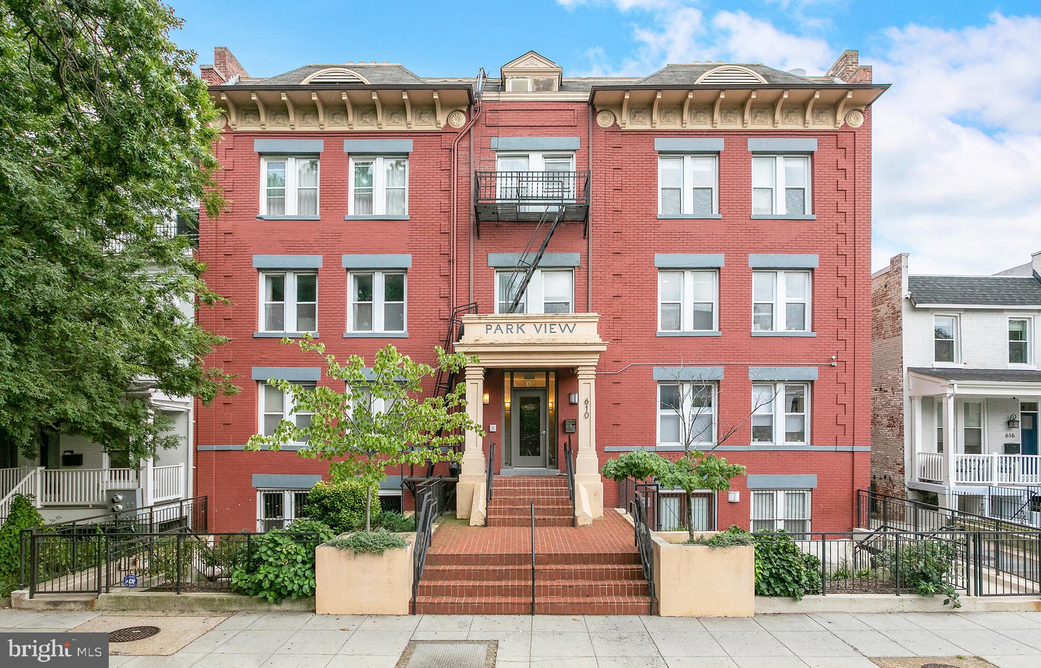 610 Irving Street Northwest, Unit 206 Washington, DC 20010 - Photo 2 of 30